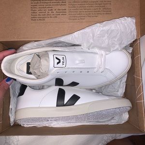 Veja Sneakers Size 8 NEVER WORN
